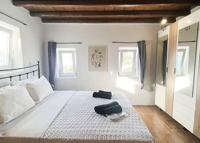 House In Pleiades Apartment